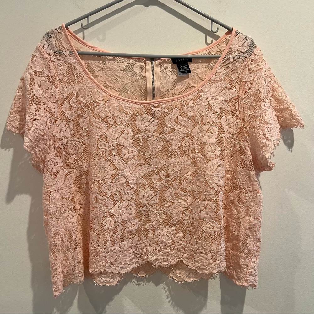 Torrid floral design lace top - Picture 3 of 5